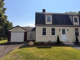 356 Wareham St in Middleboro, MA - Building Photo