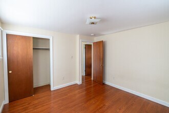 16 Katherine St in Brunswick, ME - Building Photo - Building Photo