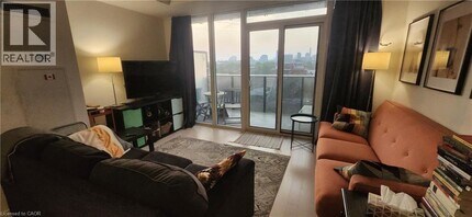 330 Richmond St W in Toronto, ON - Building Photo - Building Photo