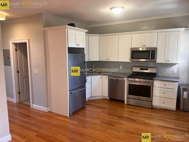26 Chelsea St, Unit chelsea st in Boston, MA - Foto de edificio - Building Photo