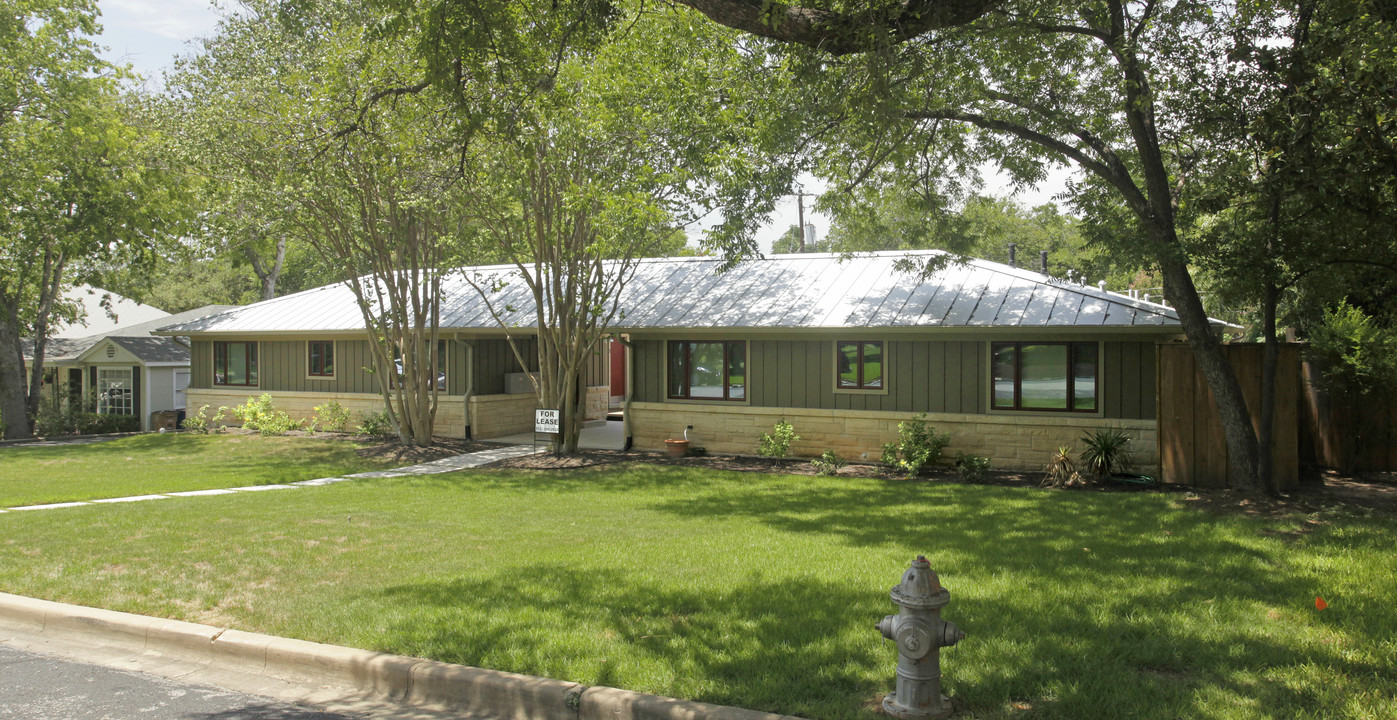 1600 Pease Rd in Austin, TX - Building Photo