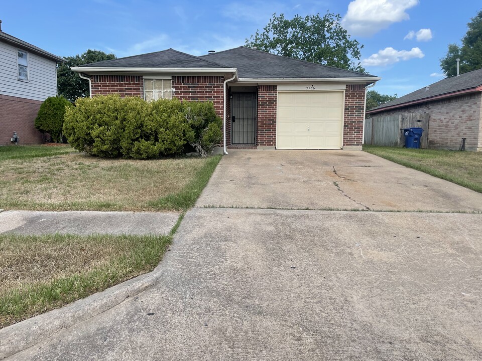 2106 Powder Mist Ln in Katy, TX - Building Photo