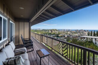 1170 Kaumailuna Pl in Honolulu, HI - Building Photo - Building Photo