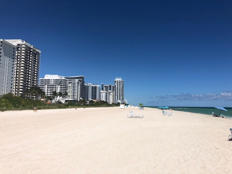 5601 Collins Ave, Unit 5 in Miami Beach, FL - Foto de edificio