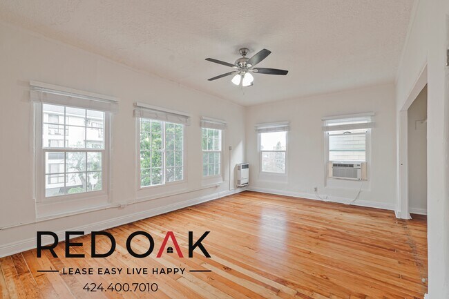 property at 921 S Bonnie Brae St