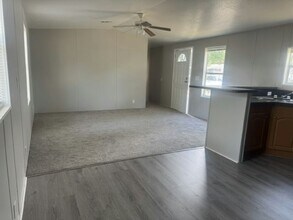 4723 New Village Dr in Tampa, FL - Building Photo - Building Photo