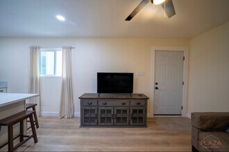 329 Beaumont Ct in Vista, CA - Building Photo - Building Photo