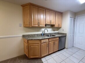 10 Squire Ct in Natick, MA - Building Photo - Building Photo