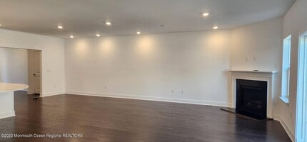 3105 Aviator Ave in Marlboro, NJ - Building Photo - Building Photo
