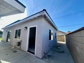 11295 Stratford Dr in Garden Grove, CA - Building Photo