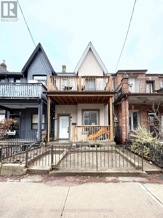 16 Symington Ave in Toronto, ON - Building Photo