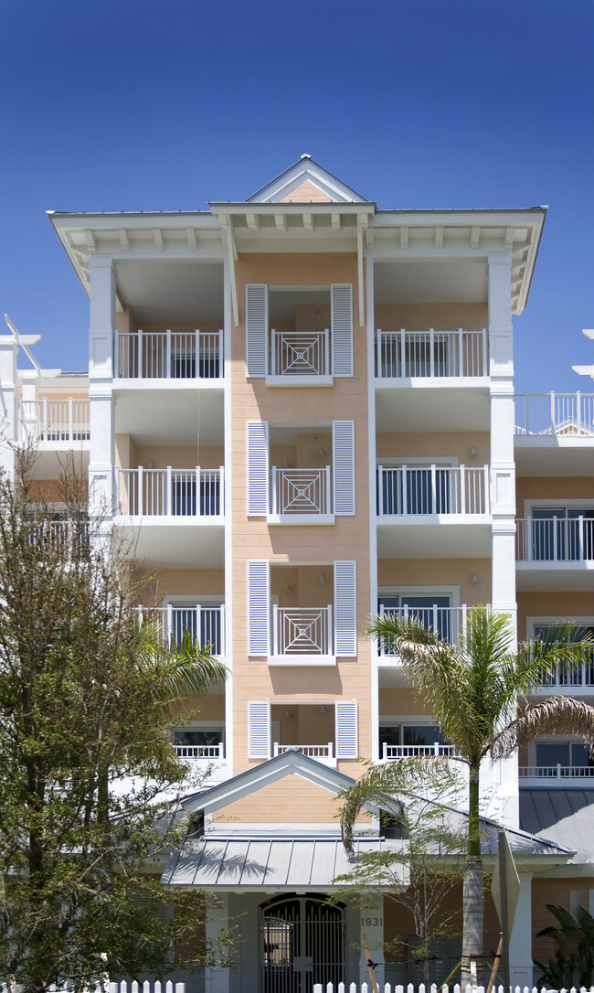 Island Breeze in Deerfield Beach, FL - Building Photo - Building Photo