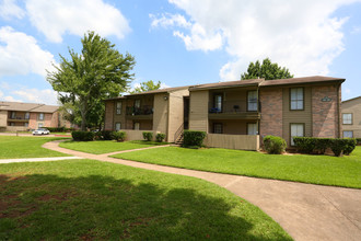 Green Arbor in Houston, TX - Building Photo - Building Photo