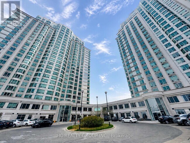 property at 11 Lee Centre Dr