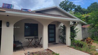 1847 SW 24th Ave in Fort Lauderdale, FL - Building Photo