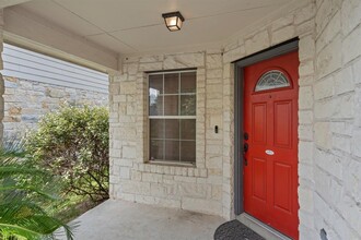 1900 Melissa Oaks Ln in Austin, TX - Building Photo - Building Photo