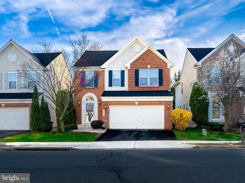 13779 Lowe St, Unit 11 in Chantilly, VA - Building Photo