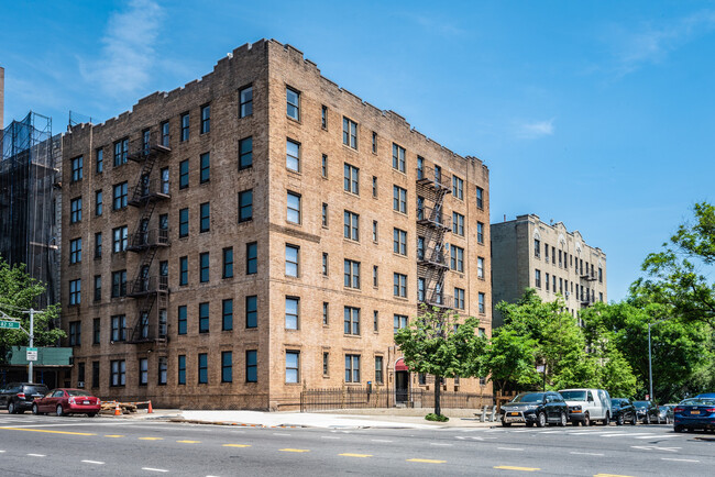 521 W 185th St in New York, NY - Building Photo - Building Photo