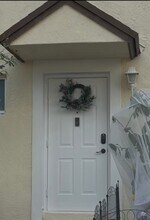 6629 Winfield Blvd in Margate, FL - Foto de edificio - Building Photo