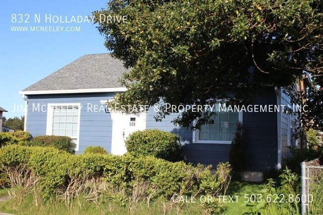 832 N Holladay Dr in Seaside, OR - Building Photo - Building Photo