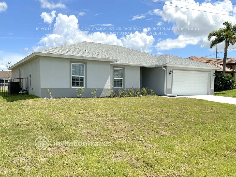 17 NW 8th Terrace in Cape Coral, FL - Foto de edificio