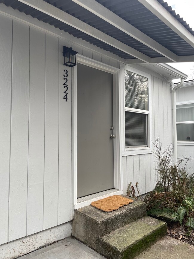 3224 SE Rockwood St, Unit 3224 in Portland, OR - Building Photo - Building Photo