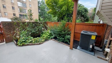 971 S Taylor St in Arlington, VA - Foto de edificio - Building Photo