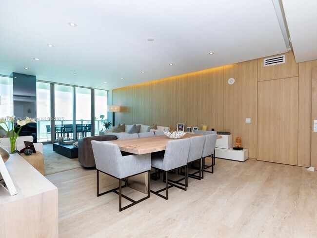 360 Ocean Dr, Unit 304S in Key Biscayne, FL - Building Photo - Building Photo