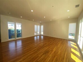 1505 S Akard St in Dallas, TX - Building Photo - Building Photo