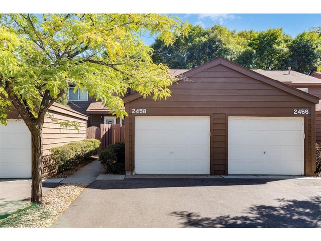 2458 Crestwood Dr in North St. Paul, MN - Building Photo - Building Photo