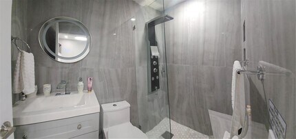 6841 SW 11th St in Pembroke Pines, FL - Building Photo - Building Photo