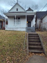 1369 Catalpa St in Louisville, KY - Building Photo