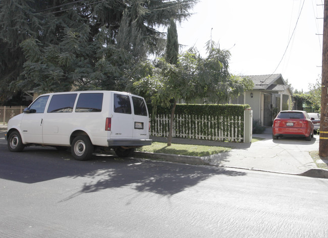 4312-4314 1/2 Willow Brook Ave in Los Angeles, CA - Building Photo - Building Photo