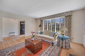 6 Wildway in Yonkers, NY - Foto de edificio - Building Photo