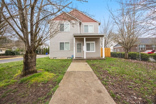 12548 SE Ramona St in Portland, OR - Building Photo - Building Photo