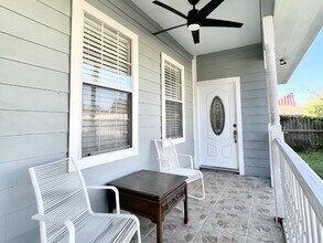 301 Tabor St in Houston, TX - Building Photo - Building Photo