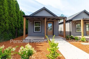 8005 NE 32nd St in Vancouver, WA - Building Photo
