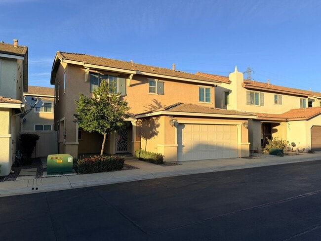 property at 1422 Silverberry Ln