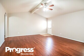 12066 Quartersawn Ln in Pinehurst, TX - Building Photo - Building Photo