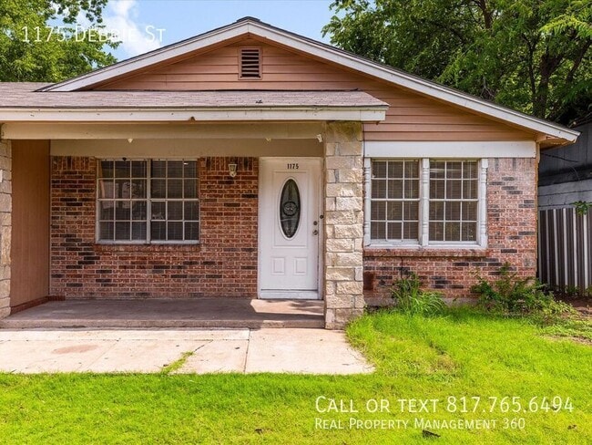 1175 Debbie Dr in Fort Worth, TX - Building Photo - Building Photo