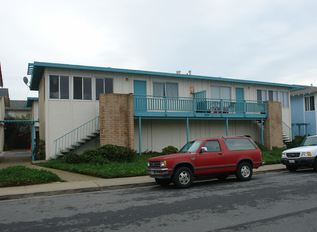 309 Esplanade Ave in Pacifica, CA - Building Photo - Building Photo