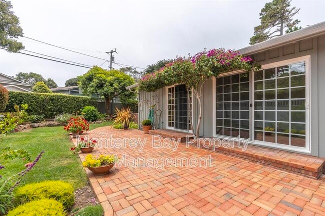 2937 Lupin Ln in Pebble Beach, CA - Building Photo - Building Photo