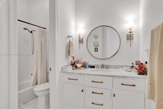 7302 SW 122 Ct in Miami, FL - Building Photo - Building Photo