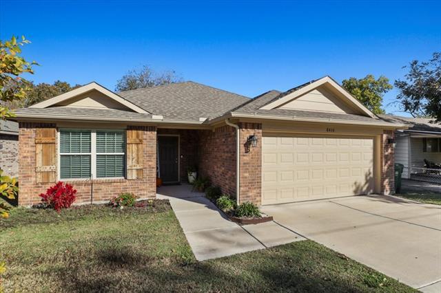 8410 Sussex St in White Settlement, TX - Building Photo