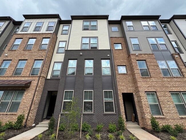 property at 20972 Bluebird Sq