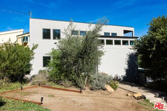 26349 Fairside Rd in Malibu, CA - Building Photo - Building Photo