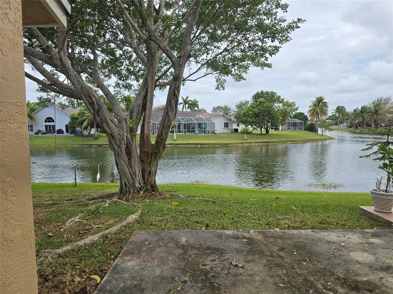 9478 Palm Cir S in Pembroke Pines, FL - Building Photo