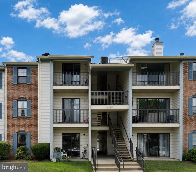 property at 46 Voscek Ct