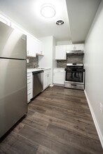 110-Tomlinson Court in Philadelphia, PA - Building Photo - Building Photo