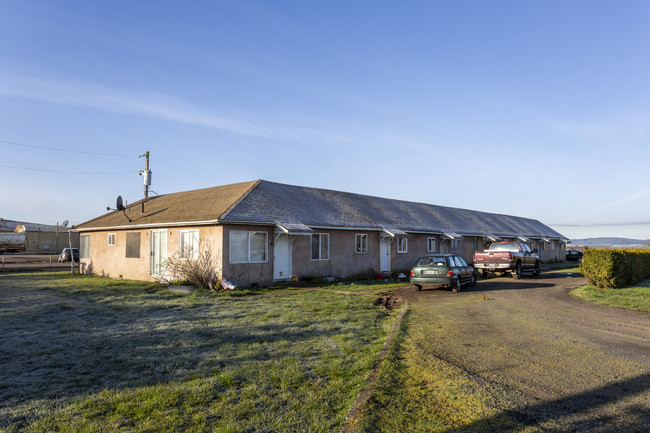 92424 Highway 99 S in Junction City, OR - Building Photo - Building Photo